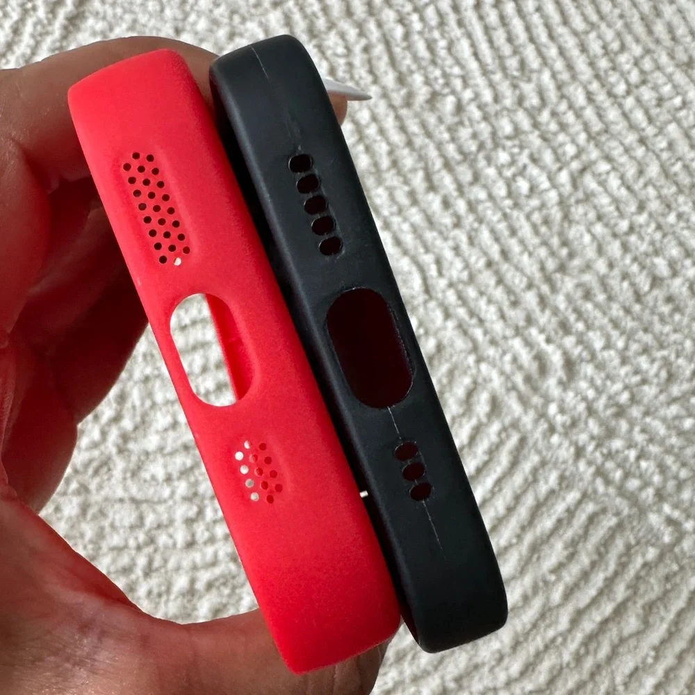 iPhone 14 Pro silicone phone covers (2)